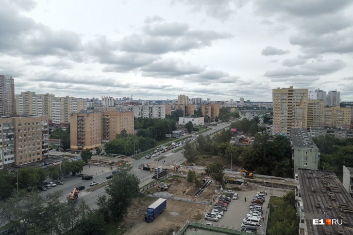 Огромная пробка на улице Токарей возникла из-за замены труб Огромная пробка на улице Токарей возникла из-за замены труб