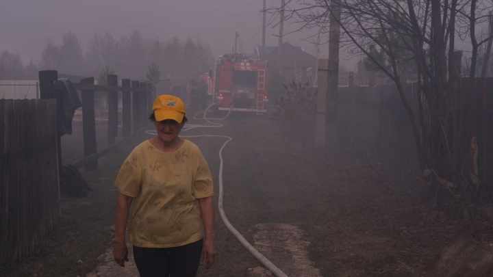 От домов ничего не осталось: фоторепортаж из СНТ под Тюменью, где случился страшный пожар