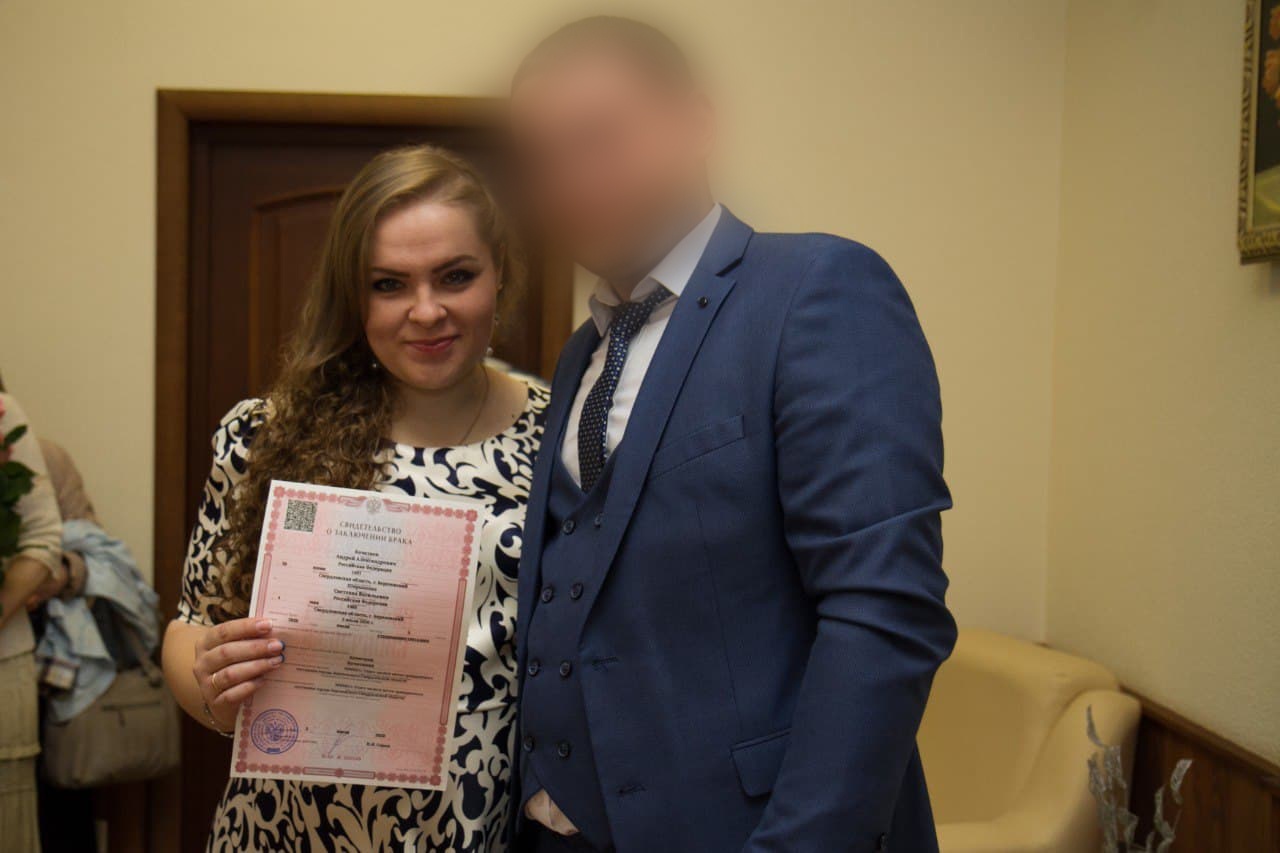Отношения Андрея и Светланы развивались стремительно Отношения Андрея и Светланы развивались стремительно