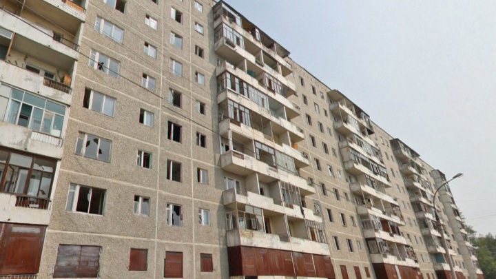 Мэрия Екатеринбурга выставила на торги недострой на «проклятом» месте, где снесли дом-призрак