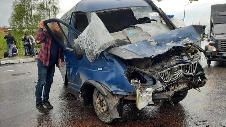 Шесть человек, пострадавших в аварии в Кстово, госпитализированы. Двое — в тяжелом состоянии