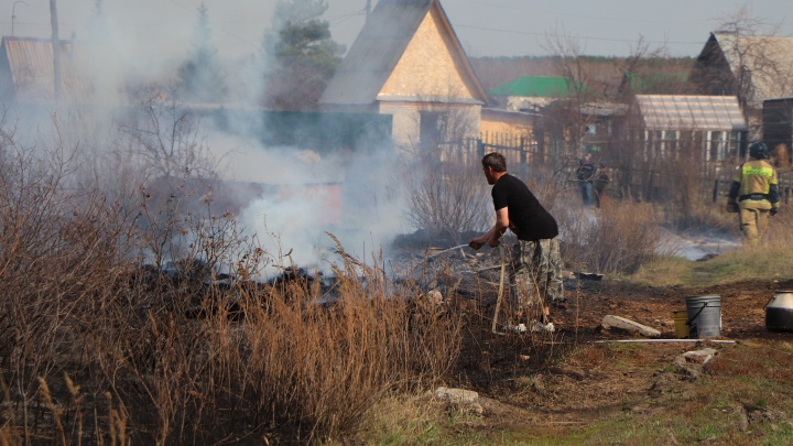 В Курганской области из-за пожаров эвакуировали еще одну деревню
