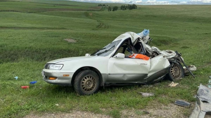 Легковушка и грузовик столкнулись на трассе Иркутск — Жигалово. В ДТП погибла женщина