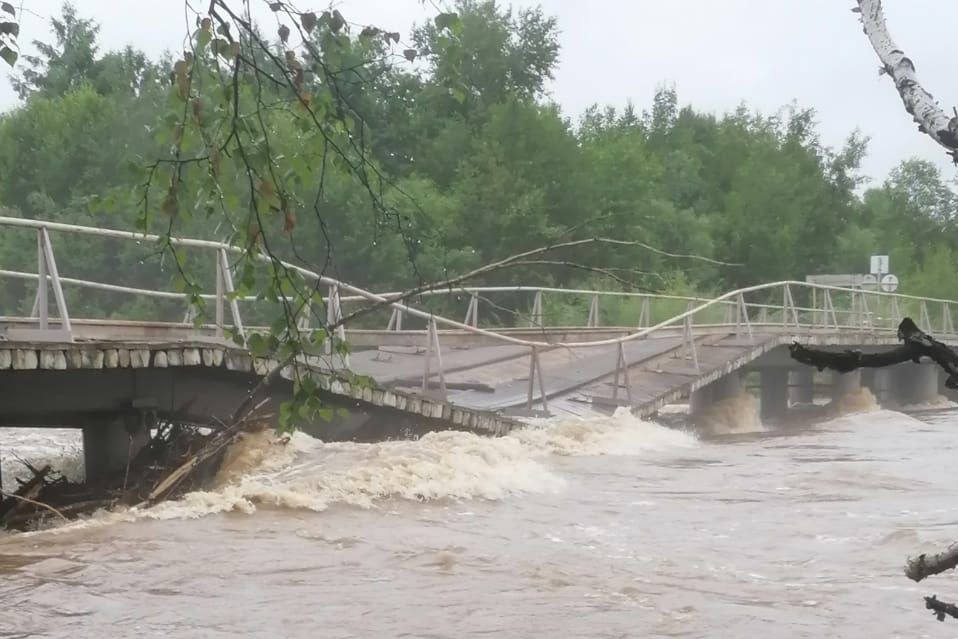 Мост через реку Урюм просел из-за паводка в Забайкальском крае