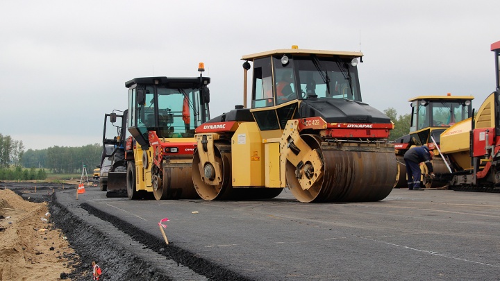 В Омске за год отремонтировали 37 дорог, которые должны были починить за два