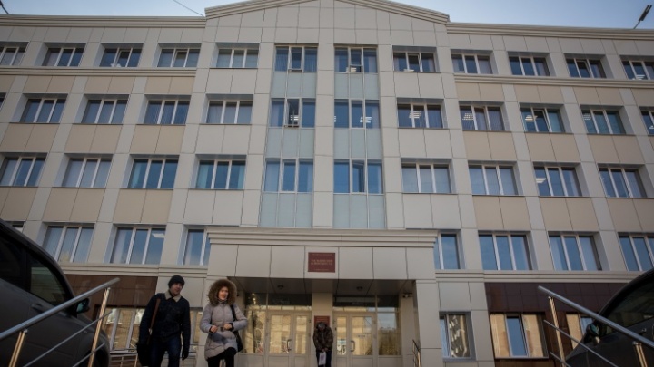 Многодетная мать из Кузбасса получила наказание за смерть 10-месячной дочери в ванной
