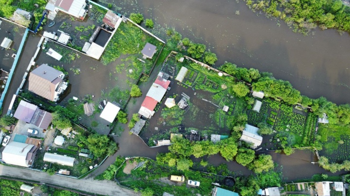 Почти 800 домов и дач остаются подтопленными в Чите