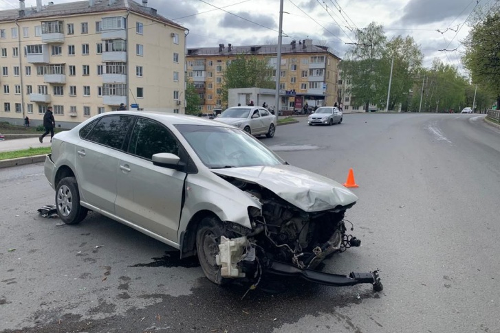 Машина получила механические повреждения Машина получила механические повреждения