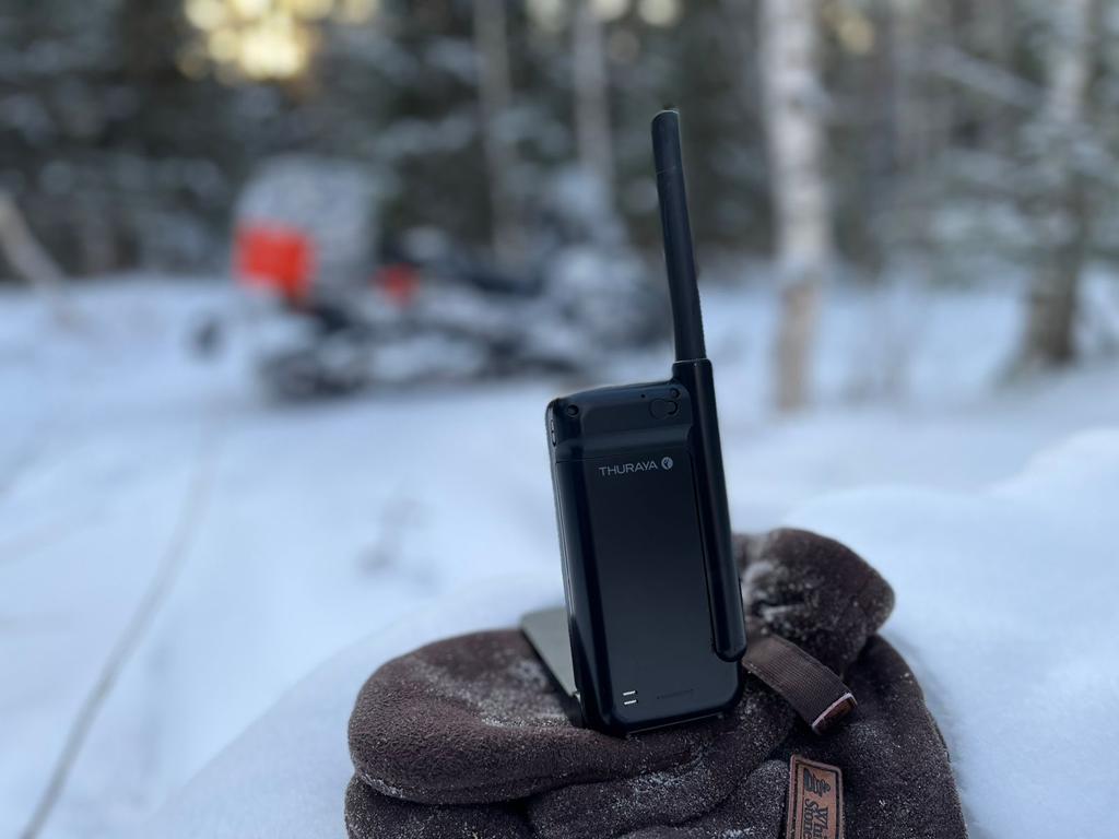 Превратить свой смартфон в спутниковый можно с помощью адаптера Thuraya SatSleeve Hotspot. Подходит для смартфонов на базе Android и IOS Превратить свой смартфон в спутниковый можно с помощью адаптера Thuraya SatSleeve Hotspot. Подходит для смартфонов на базе Android и IOS
