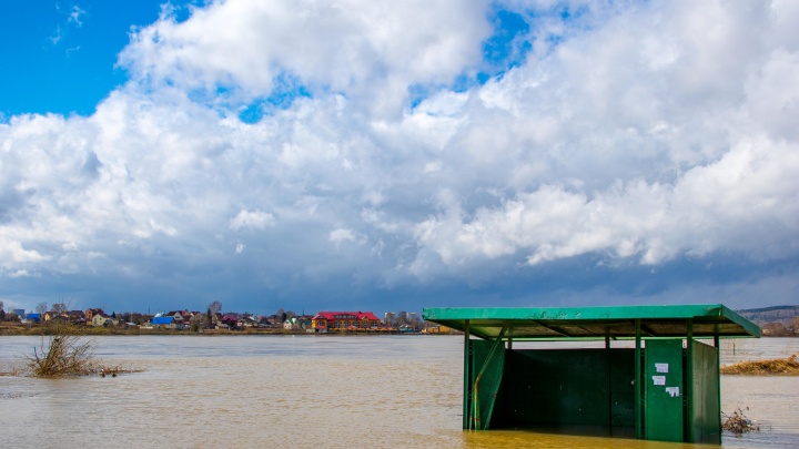 Вода уходит с затопленных СНТ и поселков в Кузбассе