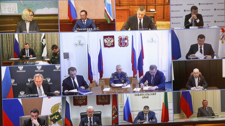 «Люди устали бояться»: доклад Шумкова Путину о пожарах в Зауралье — в шести карточках