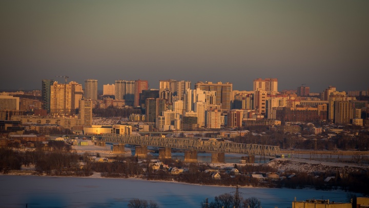 «Каждый новосибирец "сидит на чемоданах"»: почему другие города уделывают Новосибирск — мнение Славы Степанова