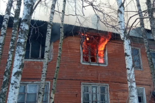 Полиция задержала подозреваемого в поджоге дома в центре Архангельска