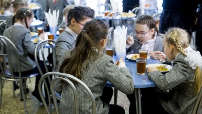 «Невозможно поддерживать качество еды»: в Ярославской области подорожали школьные обеды