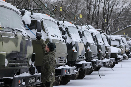 Войска ЮВО начали учения у границы с Украиной