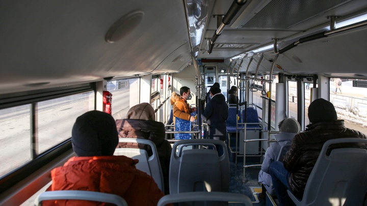 «С деньгами нужно расставаться легко, без стонов»: уфимцы — о повышении тарифов на проезд в общественном транспорте