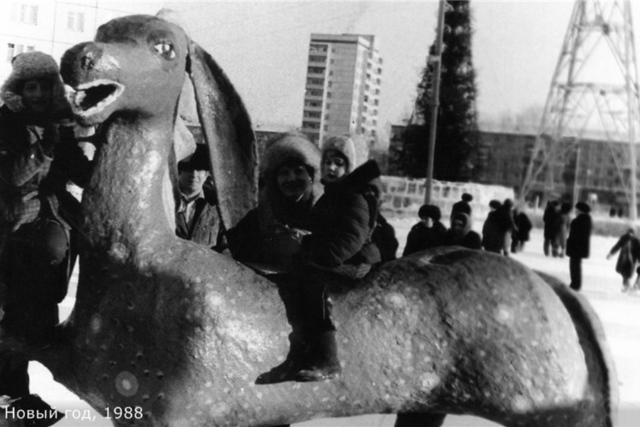 Знаменитая елка в Зеленой Роще Знаменитая елка в Зеленой Роще