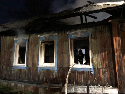 Два человека погибли в пожаре в поселке Кудряшовском под Новосибирском