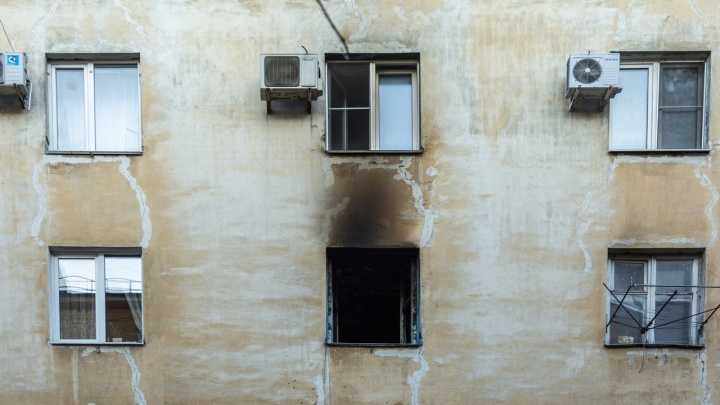В Волгограде многодетная семья осталась без крова из-за пожара в общежитии