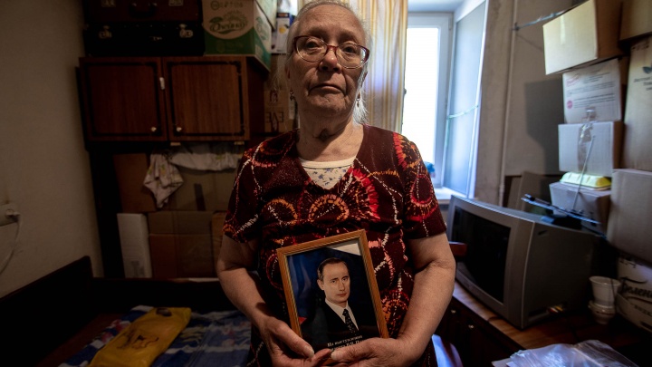 «Живу с президентом, а он не помогает». Тюменская пенсионерка потеряла миллионы на трейдинге