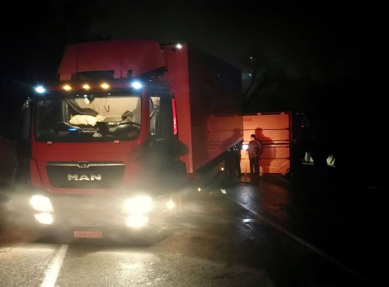 Авария произошла на 158-м километре автотрассы Джубга — Сочи