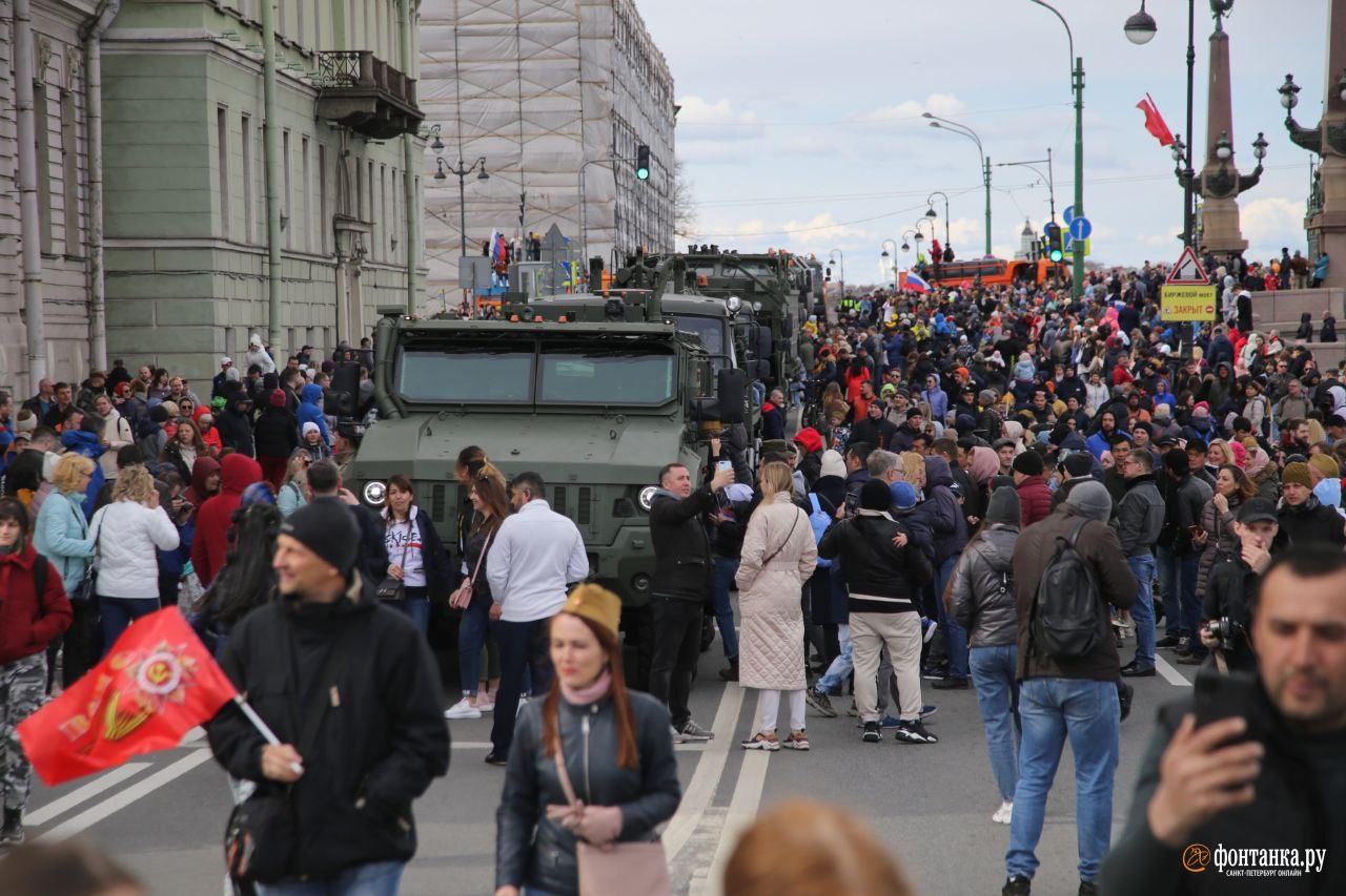 Мероприятие на дворцовой площади сегодня в питере. Парад на Дворцовой 2022. Парад 9 мая в Санкт-Петербурге. Парад Победы в Питере 2022. Питер день Победы парад.