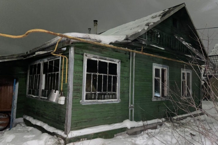 При пожаре погибли два человека При пожаре погибли два человека