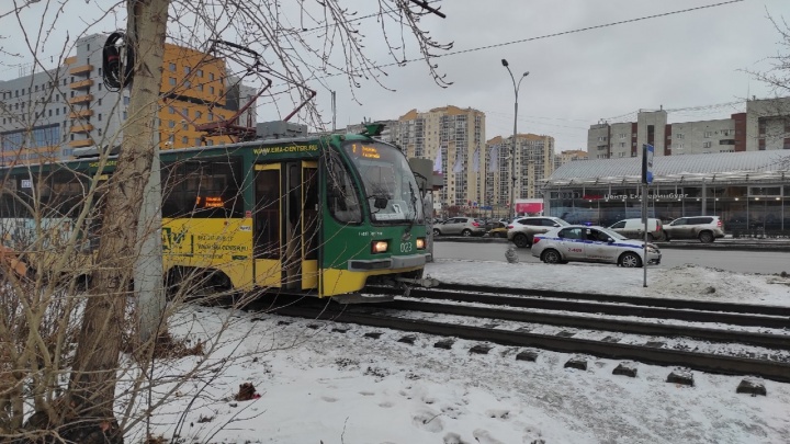 В Заречном районе трамвай сбил двух пешеходов: они не захотели идти по подземному переходу