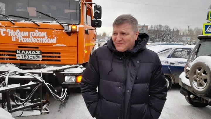 Замглавы Екатеринбурга рассказал, как собирается бороться с нехваткой рабочих, убирающих снег
