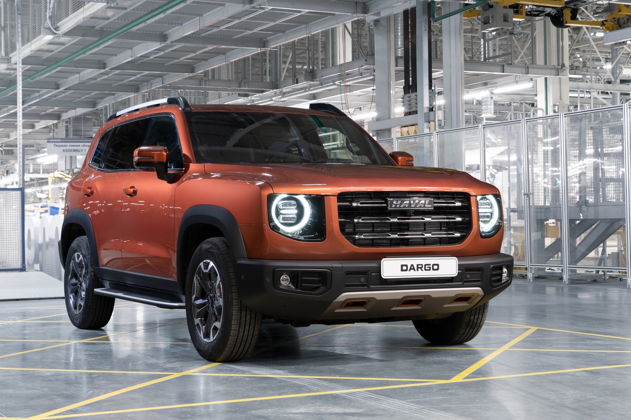 На заводе Haval под Тулой в апреле 2022 года стартовало производство нового кроссовера Dargo: у него специфическая внешность, а по характеристикам он близок к Nissan X-Trail На заводе Haval под Тулой в апреле 2022 года стартовало производство нового кроссовера Dargo: у него специфическая внешность, а по характеристикам он близок к Nissan X-Trail