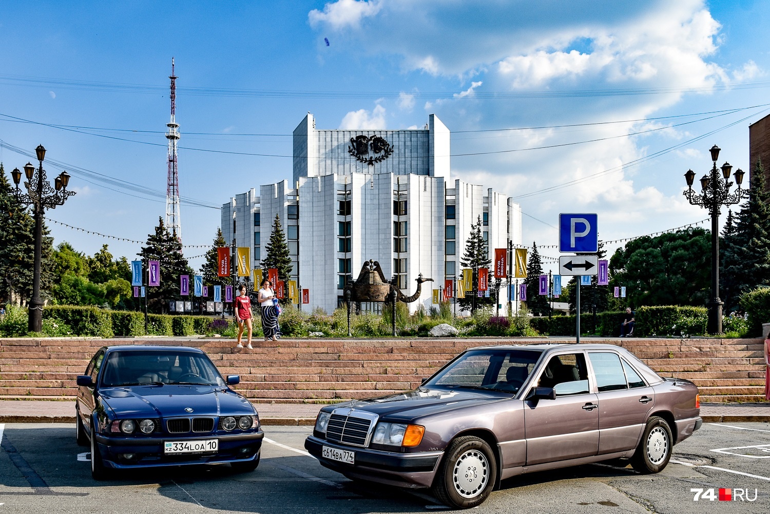 Оба автомобиля смотрятся нетленно Оба автомобиля смотрятся нетленно