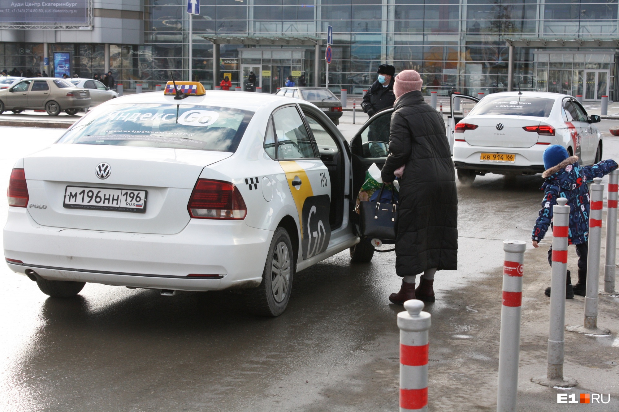 «Открою реальное "Бомж-такси"». Екатеринбуржцы — о подорожании поездок на «Яндексе»