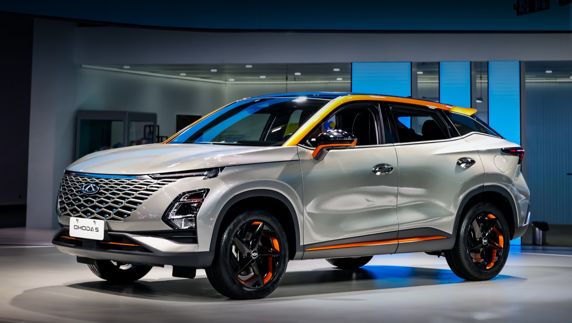 Omoda C5 внешне похожа на Changan Uni-K, но компактнее: по размерам этом конкурент автомобилям вроде Kia Seltos Omoda C5 внешне похожа на Changan Uni-K, но компактнее: по размерам этом конкурент автомобилям вроде Kia Seltos