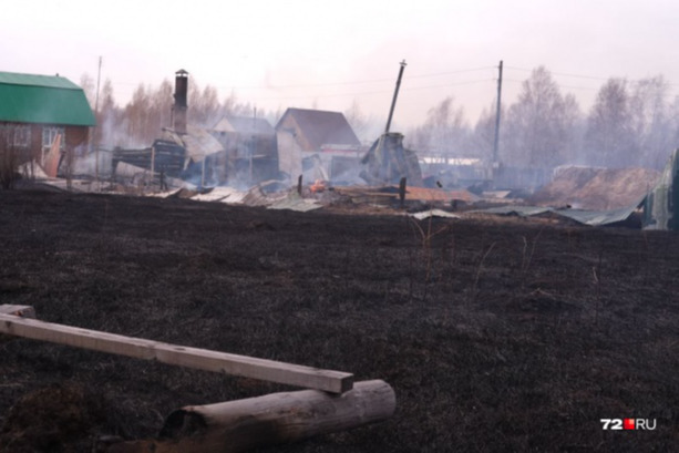 Огонь уничтожил уже десятки домов в деревнях и дачных поселках