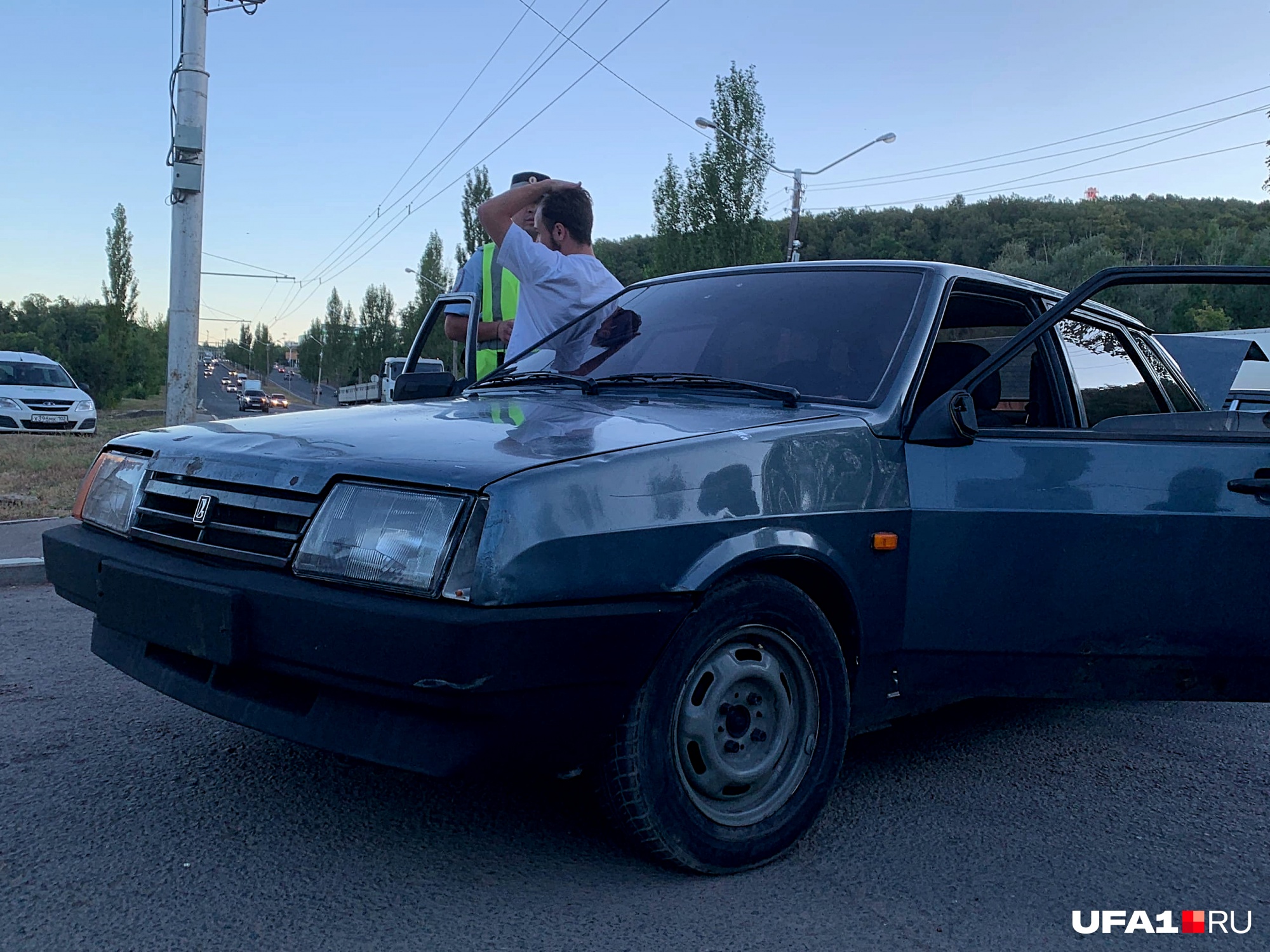 Молодой человек еще не осознает, насколько всё серьезно