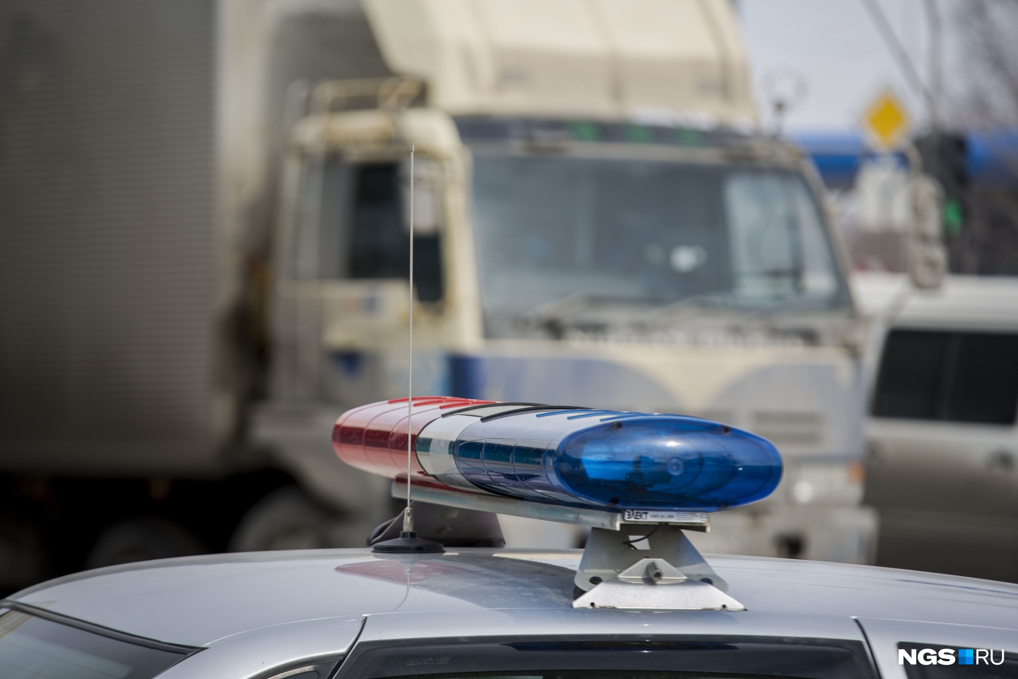 Водитель «Рено» устроил лобовое ДТП на встречке под Новосибирском — погибла женщина