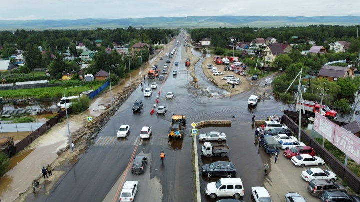 С коптера, самолета и земли: всё о наводнении в Чите в одном видео