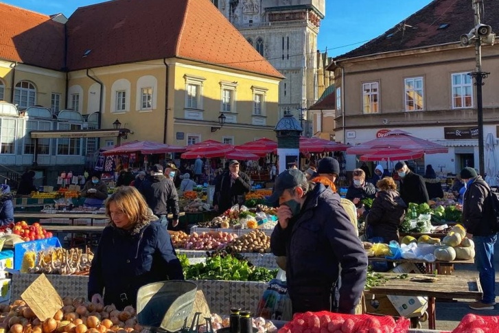 В Загреб туристы рванули за вакциной