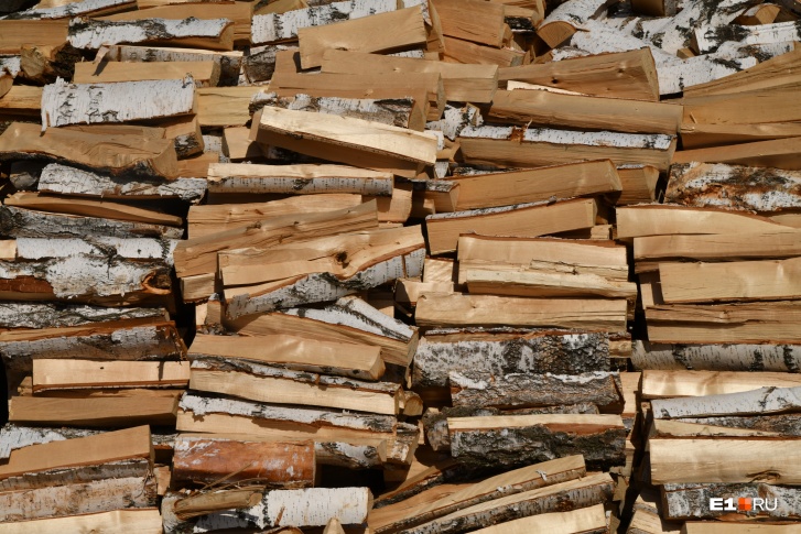 Жителей Свердловской области «разводят» на доставке дров