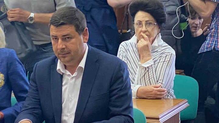 «Не умерли»: осужденная за взятку теща депутата Госдумы и адвокаты прокомментировали решение суда