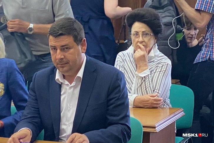 Маргарита Бутакова не общалась со СМИ во время процесса, в отличие от зятя-депутата Маргарита Бутакова не общалась со СМИ во время процесса, в отличие от зятя-депутата