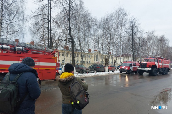 Завод считается закрытым и работает в том числе по оборонным заказам Завод считается закрытым и работает в том числе по оборонным заказам