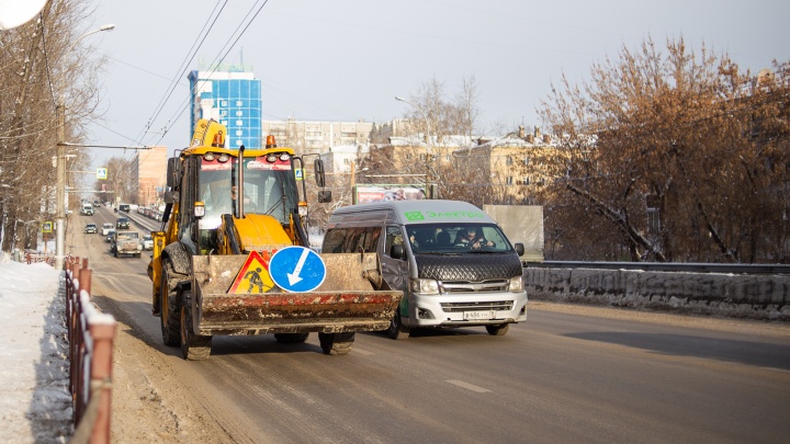 Подрядчиков не меняют: кто заработает на ремонте дорог в Иркутске в 2022 году