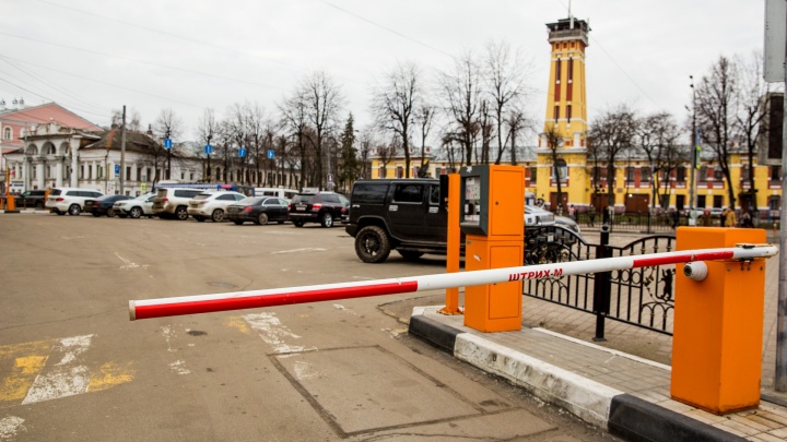 «Простые крикуны и нарушители»: в Ярославле экс-чиновник резко ответил хейтерам платных парковок