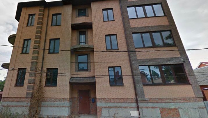 Власти Ростова продают участок с новым трехэтажным домом, пожить в котором не получится