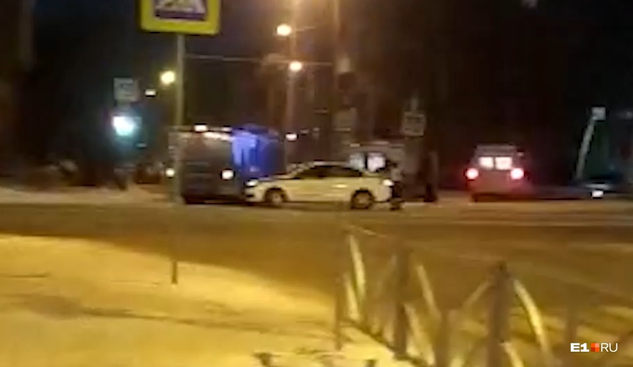 Во Втузгородке автомобиль скорой помощи врезался в троллейбус