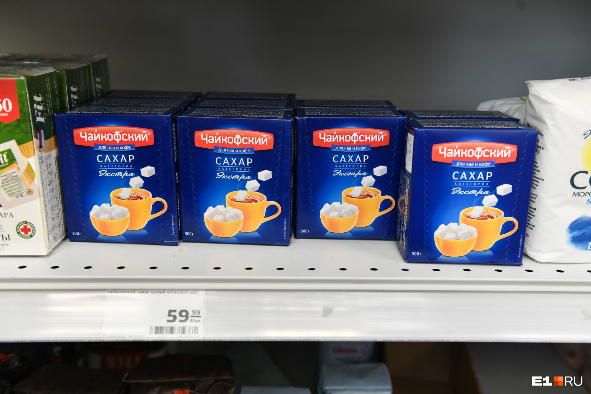 Без паники: екатеринбуржцы перестали сметать сахар с полок магазинов