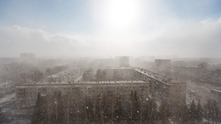 Почти 80 аварий произошло за сутки в Кузбассе во время снегопада