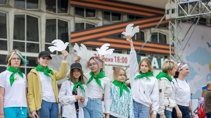 Флешмоб тысячи маленьких артистов: показываем, как в Красноярске отметили День защиты детей