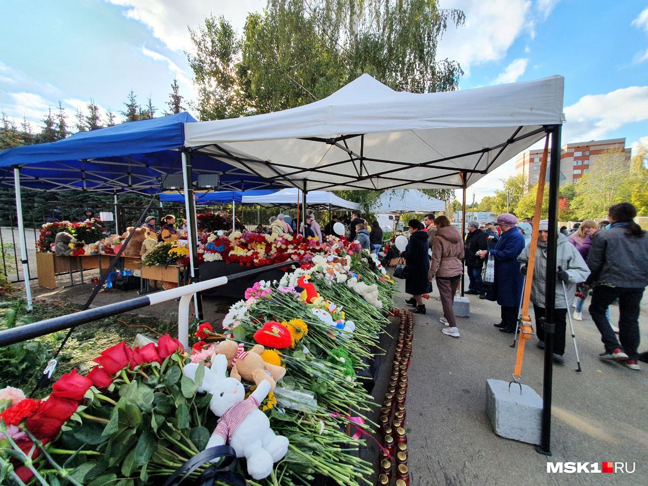 Горожане приходят сюда днем и ночью